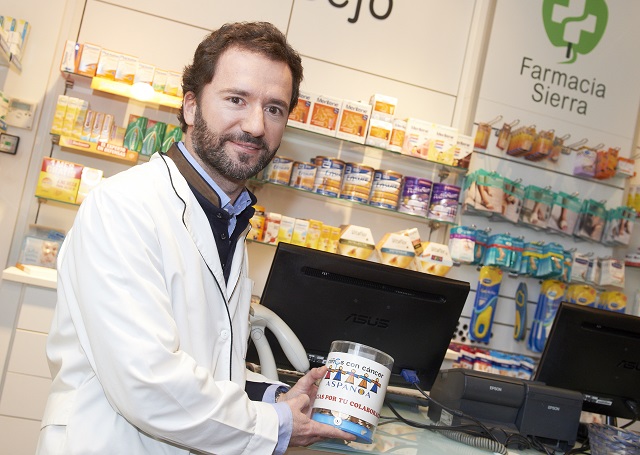 Juan Sierra, titular de la farmacia que más recaudó en 2015.